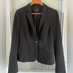 Blacks short women’s blazer